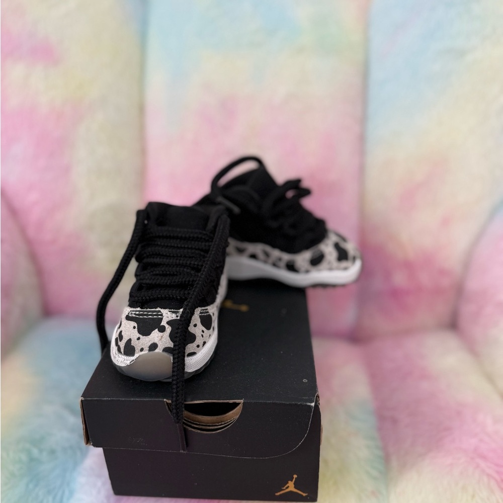 Jordan Kids Black and White Patterned Sneakers